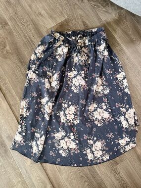 SHEIN Navy Floral Midi Skirt with Cream Blossoms